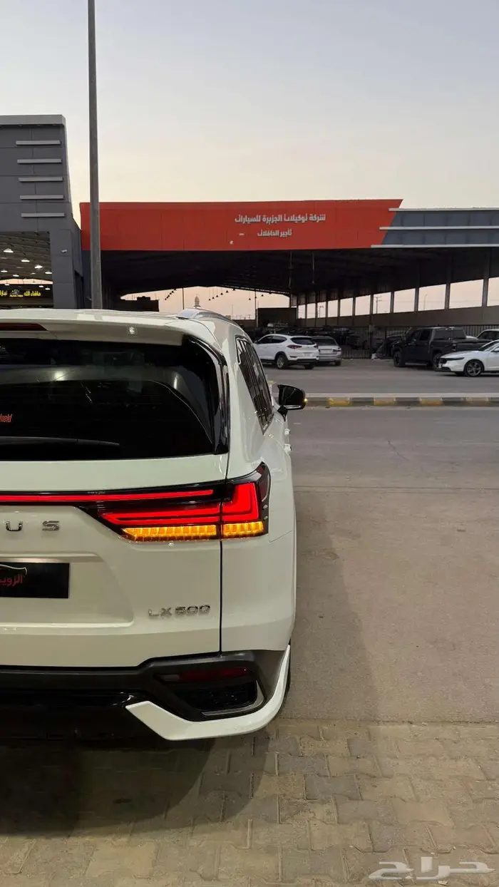 لكزس LX600 اف سبورت 2023 عداد 33000 فقط 12