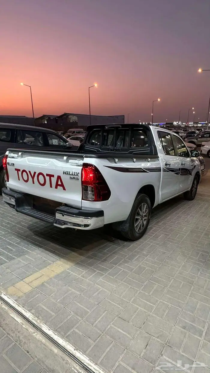 تويوتا هايلكس غمارتين GLX2 بنزين جنوط 2025 2