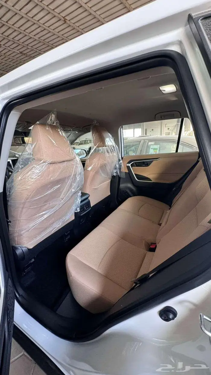 تويوتا راف فور استاندر دفع امامى موديل 2025 7