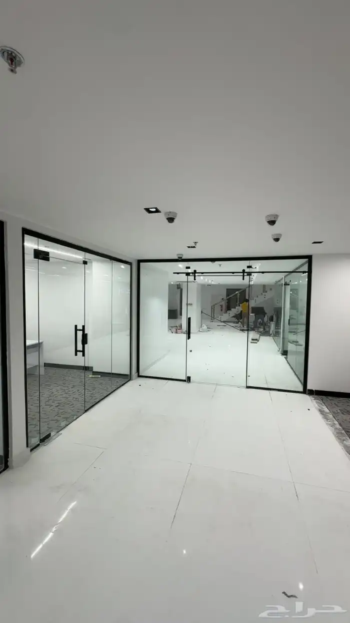 اللماع للزجاج والسكريت 12