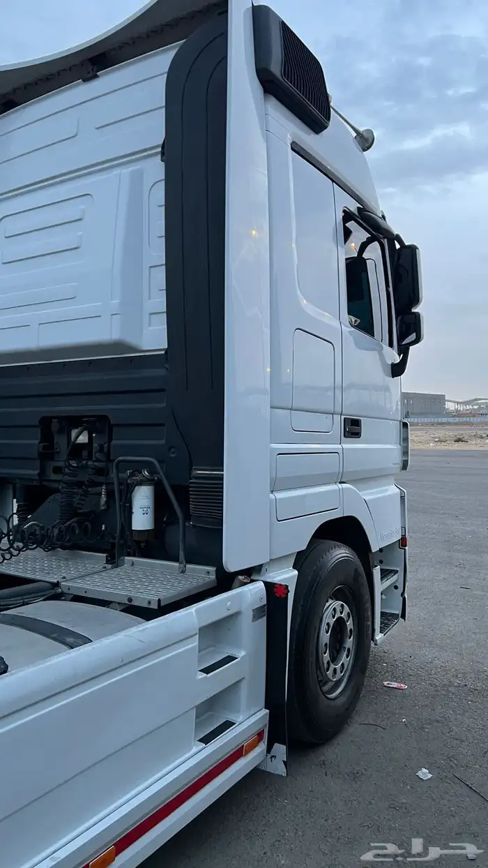 شاحنه اكتروس مديل 2011 9