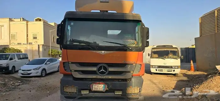 للبيع شاحنة اكتروس2003 ونش اطلس250موديل موديل 2013 نظيفة جدا 3