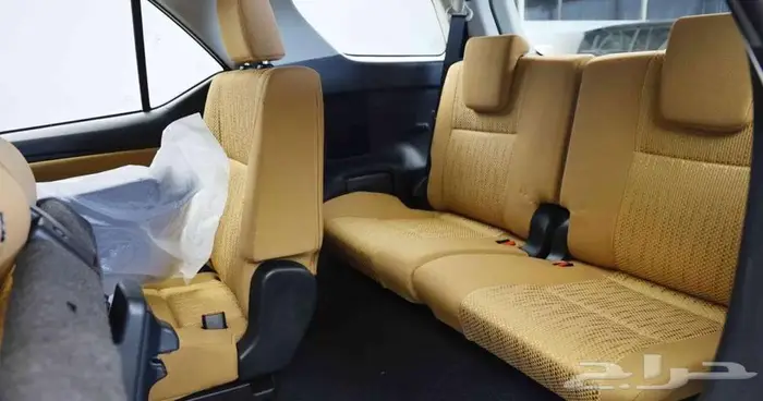 تتوفر فئات تويوتا فورتشنر لمبيعات البنوك ديزل بنزين بدون ربح 13