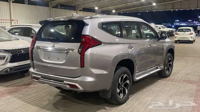 ميتسوبيشي مونتيرو نص فل موديل 2025 بنزين 3