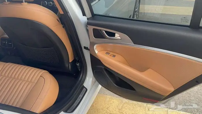 جنسس G70 2021 نظيفة جدا بوضع الوكالة شبه جديد بطاقة جمركية 26