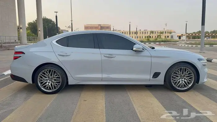 جنسس G70 2021 نظيفة جدا بوضع الوكالة شبه جديد بطاقة جمركية 4