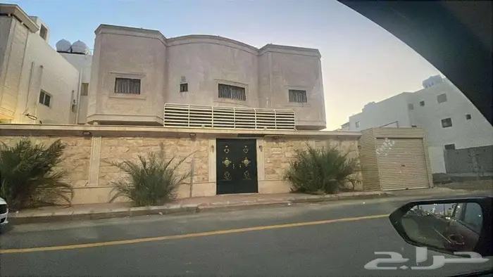 للبيع فيلا مع عماره في العاقول 0