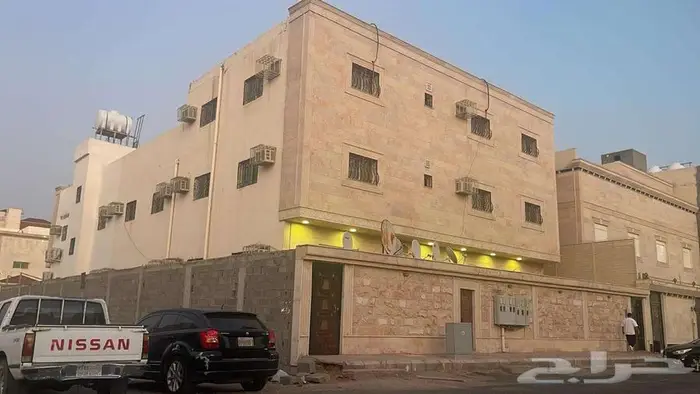 للبيع فيلا مع عماره في العاقول 1