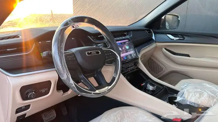 جيب جراند شيروكي لاريدو 2025 8