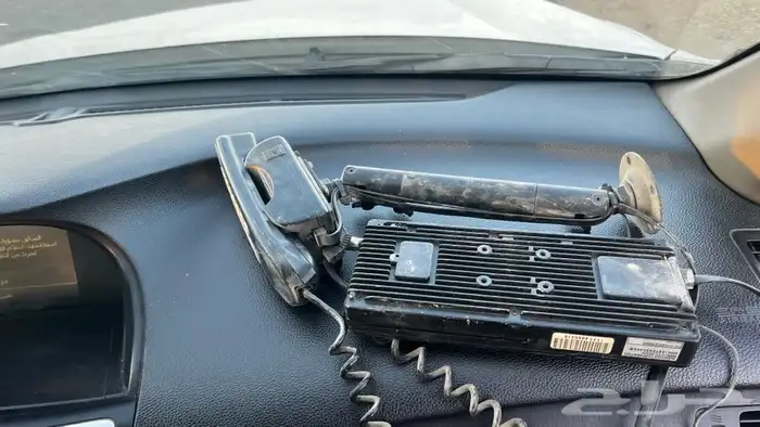 تلفون زينة يركب على السيارات الكلاسيك 1