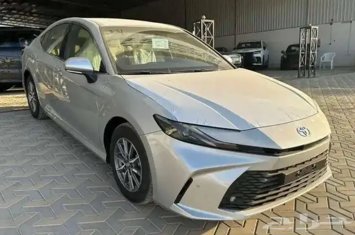 تويوتا كامري استاندر جنوط بنزين 2025 3