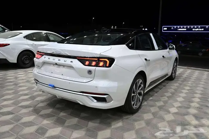 فورد تورس تيتانيوم 2026-وارد الجزيرة صيانة مجانية سنتين 3