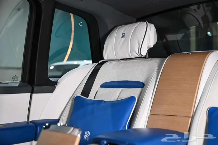 شركة لبريمي لسيارات رولز رويس كولينان 11