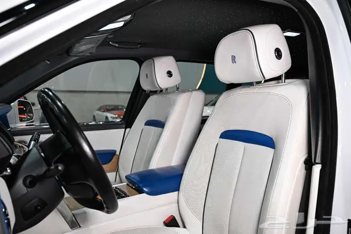 شركة لبريمي لسيارات رولز رويس كولينان 6