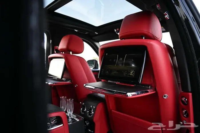 شركة لبريمي لسيارات رولز رويس كولينان 9