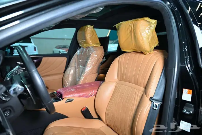 شركة لبريمي لسيارات لكزس 4