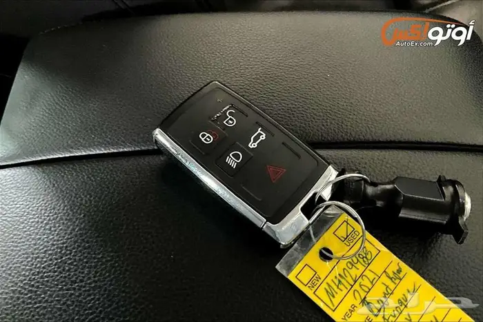 2021 لاند روفر إيفوك S 8