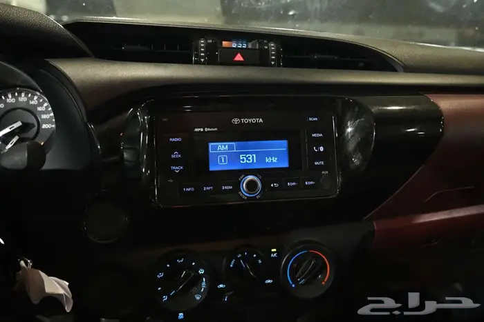 تويوتا هايلوكس بنزين 2022 غمارة GLX فل سعودي 8