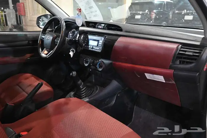 تويوتا هايلوكس بنزين 2022 غمارة GLX فل سعودي 13