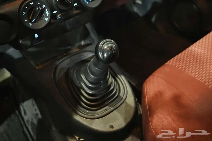 تويوتا هايلوكس 2022 غمارة بنزين GLX فل سعودي 7