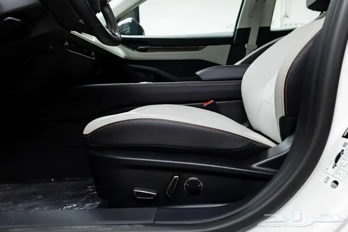 فورد تورس تيتانيوم 2026 19