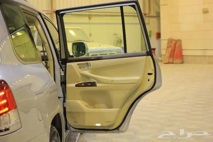 جيب ليكزس موديل 2015 12