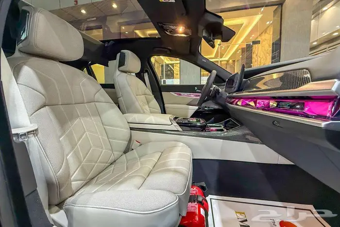 BMW 735i M KIT V6 2026 كربون بلاك خليجي 5