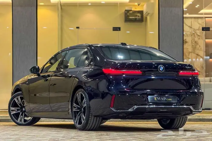 BMW 735i M KIT V6 2026 كربون بلاك خليجي 3