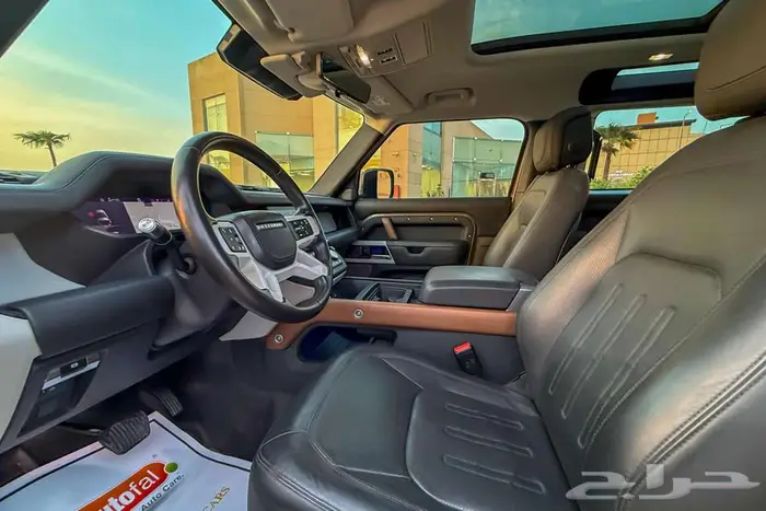 لاند روفر ديفندر HSE 90 2021 نحاسي سعودي 8