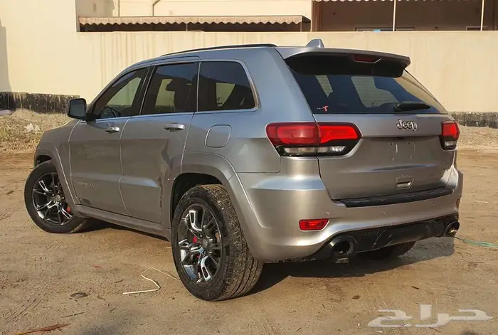 جيب SRT البيع تشليح كامل قطع فقط 11