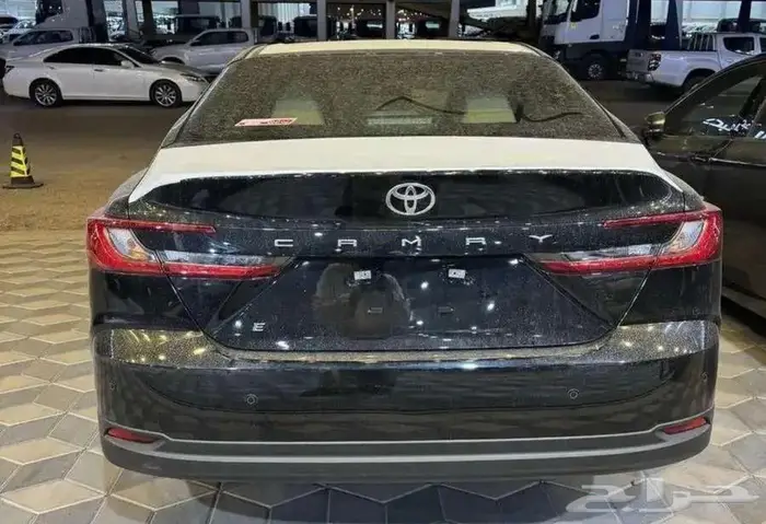 تويوتا كامري استاندر جنوط بنزين 2025 9