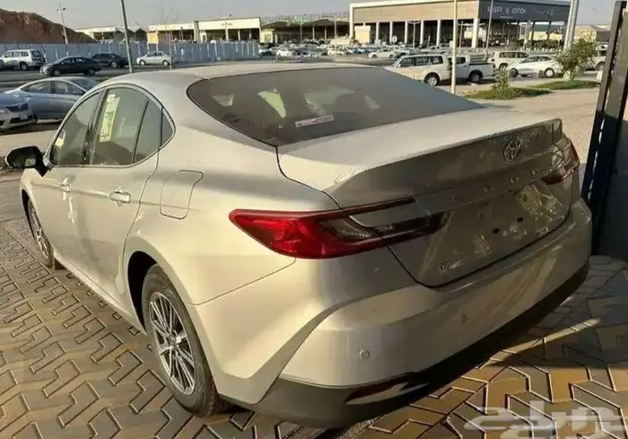 تويوتا كامري استاندر جنوط بنزين 2025 6