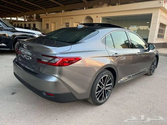 تويوتا كامري جراندي بنزين 2025 متاح اقساط و كاش 1