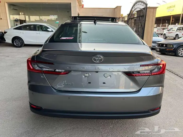 تويوتا كامري جراندي بنزين 2025 متاح اقساط و كاش 4