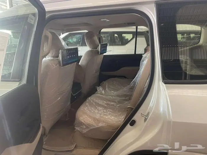 لاندكروزر جكسار L3 بنزين 2025 سعودي ممشى 5000 كم 7