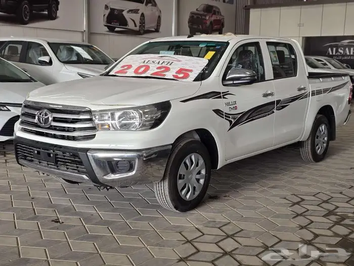 تويوتا هايلوكس GL غمارتين بدون دبل ديزل قير عادي 2025 1