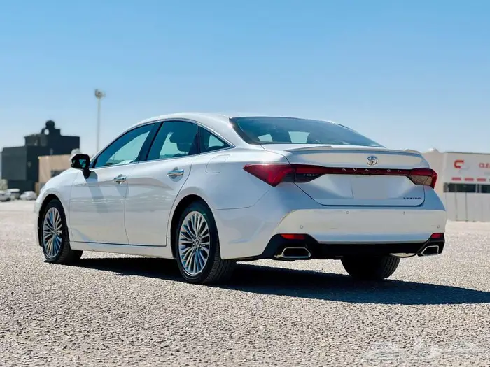 تويوتا افالون ليميتد موديل 2021 4