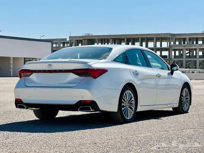 تويوتا افالون ليميتد موديل 2021 3