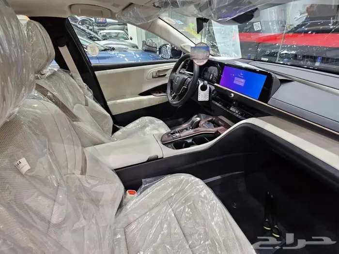 تويوتا كراون 2026 بريميوم ابيض 15