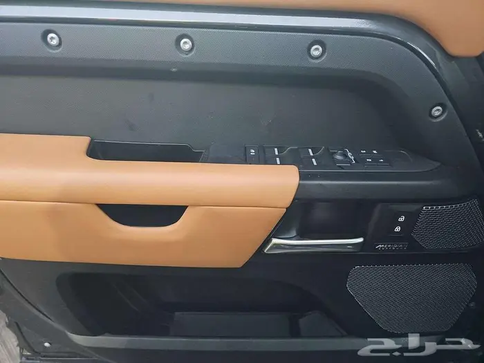 2023 Land Rover Defender 110 V8 12