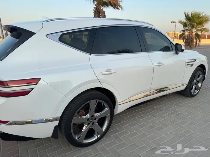 جينيسس 2023 GV80 ابيض مخزن ممشى 43000 2