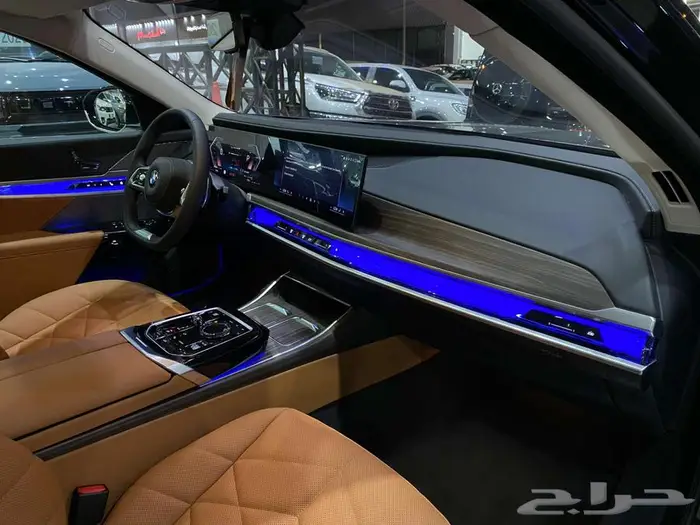 بي ام دبليو 735i موديل 2026 اسود خليجي 13
