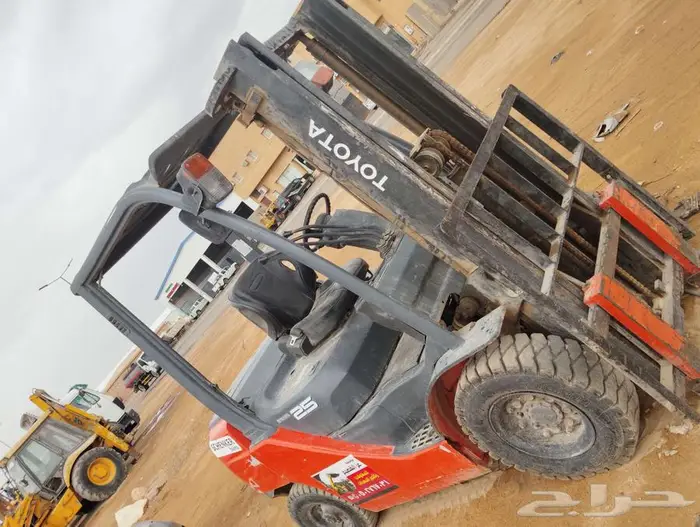 رافعات شوكية للايجار شهري يومي لجميع انحاء المملكة 2