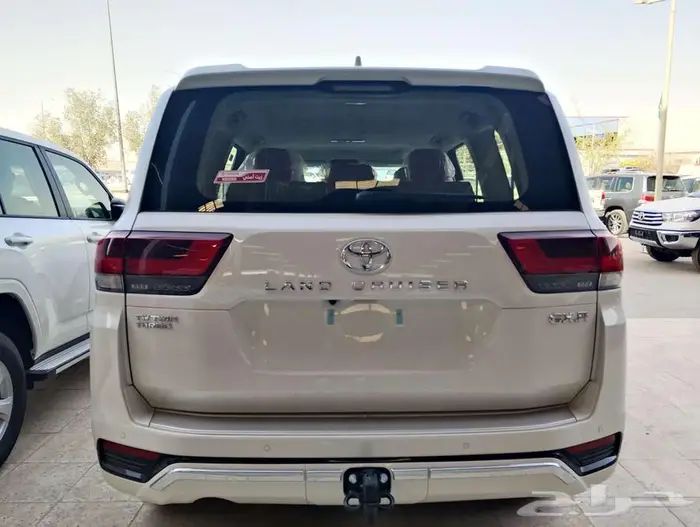 تويوتا لاندكروزر GXR L4 ديزل 2025 وارد سعودي 4