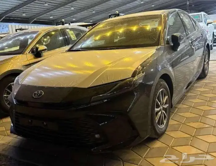 تويوتا كامري استاندر جنوط بنزين 2025 12