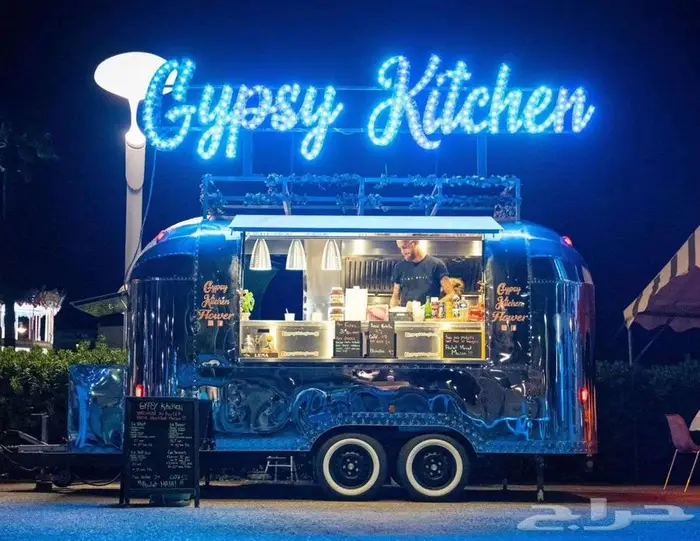 تنفيذ لوحات الحروف الضوئية والبارزة لسيارة طعام food truck 17