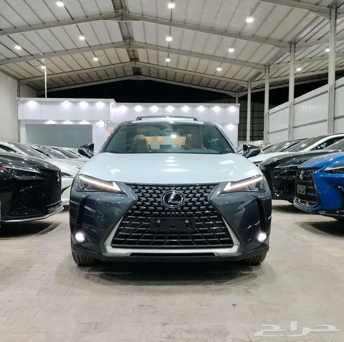 لكزس UX 300 H فل كامل هايبرد 2025 - رادار 11