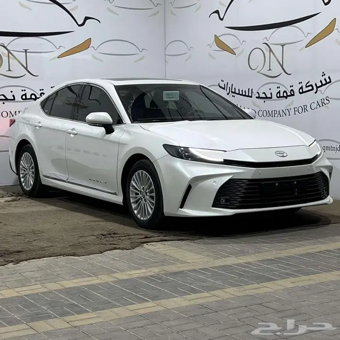 تويوتا كامري LE بنزين جنوط فتحة سقف 2025 0