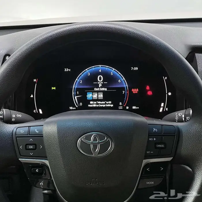 تويوتا كامري E استاندر بنزين جنوط 2025 10