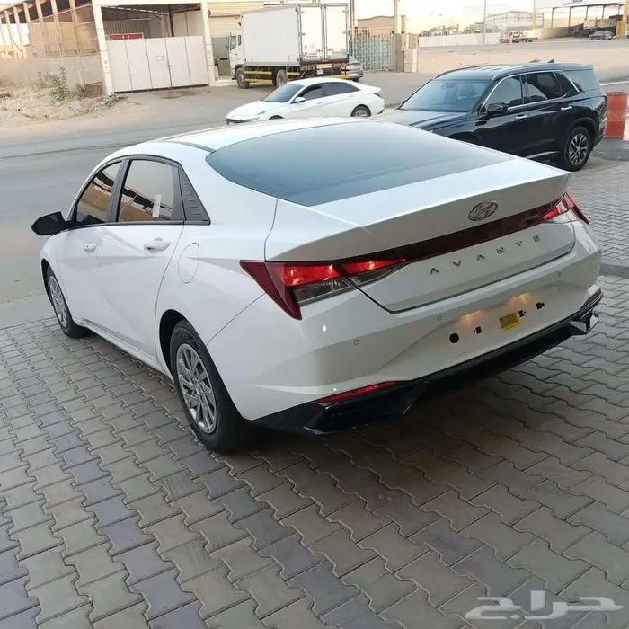 هيونداي إلنترا 2022 14